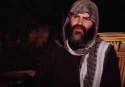 فیلم مستند رو در رو با قهرمان      www.filimo.com/m/HmPl9