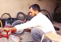 فیلم مستند بیجی       www.filimo.com/m/MpNBb