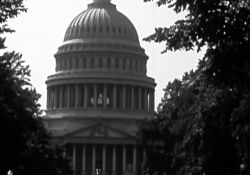 فیلم مستند «ساعت 6 به وقت واشنگتن»       www.filimo.com/m/z6iav