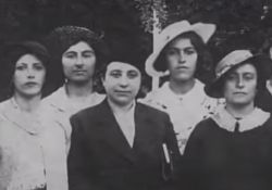 فیلم مستند «فصلی از هستی»            www.filimo.com/m/EWX1f