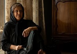 فیلم سینمایی شادروان   www.filimo.com/m/hgavb