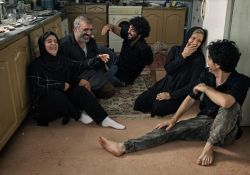 فیلم سینمایی شادروان   www.filimo.com/m/hgavb