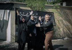 فیلم سینمایی شادروان   www.filimo.com/m/hgavb