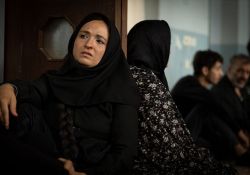 فیلم سینمایی شادروان   www.filimo.com/m/hgavb