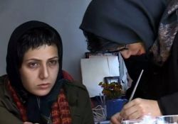 فیلم مستند زندگی آنجاست   www.filimo.com/m/l58ah