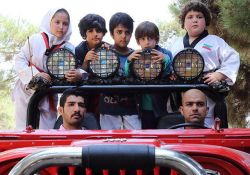  فیلم سینمایی قهرمانان کوچک   www.filimo.com/m/8l0fs