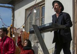 فیلم سینمایی تی تی   www.filimo.com/m/qoy4j