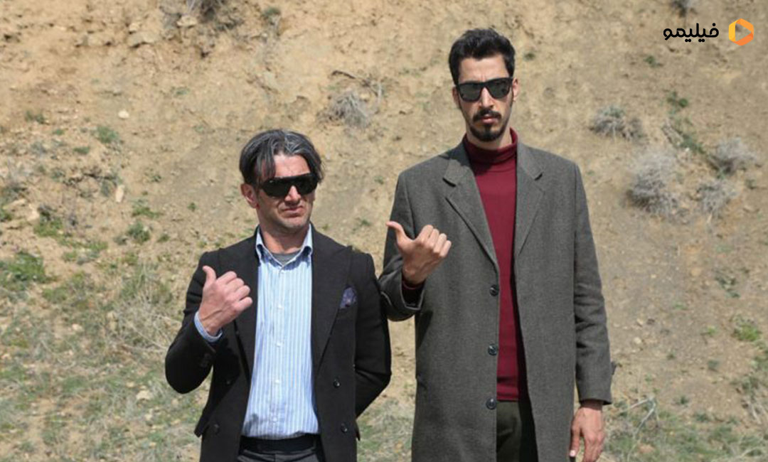 بهرام افشاری و امین حیایی در فیلم چشم و گوش بسته