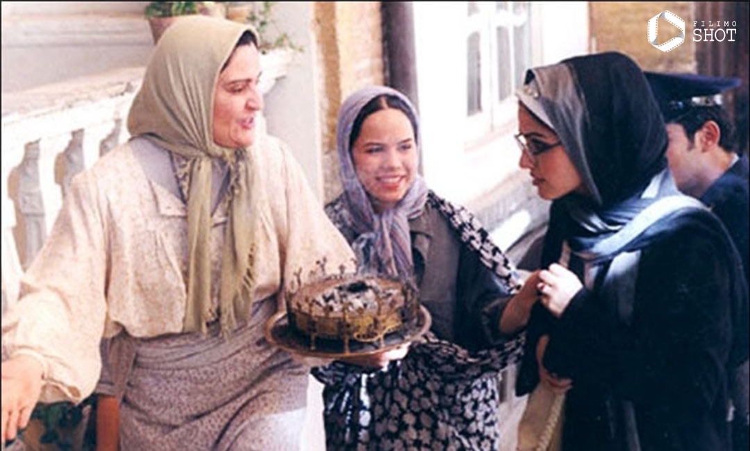 گلاب آدینه در فیلم مهمان مامان