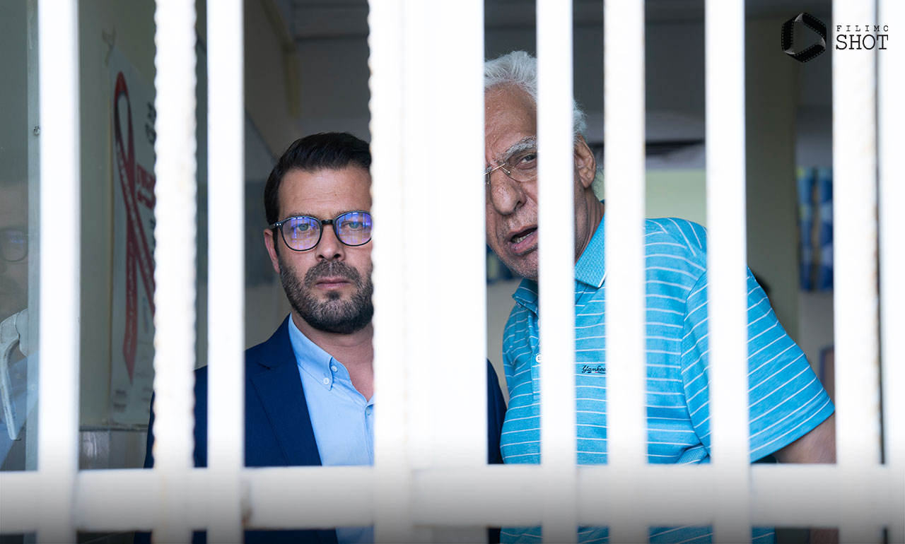 پژمان بازغی و کیومرث پوراحمد در فیلم پرونده باز است