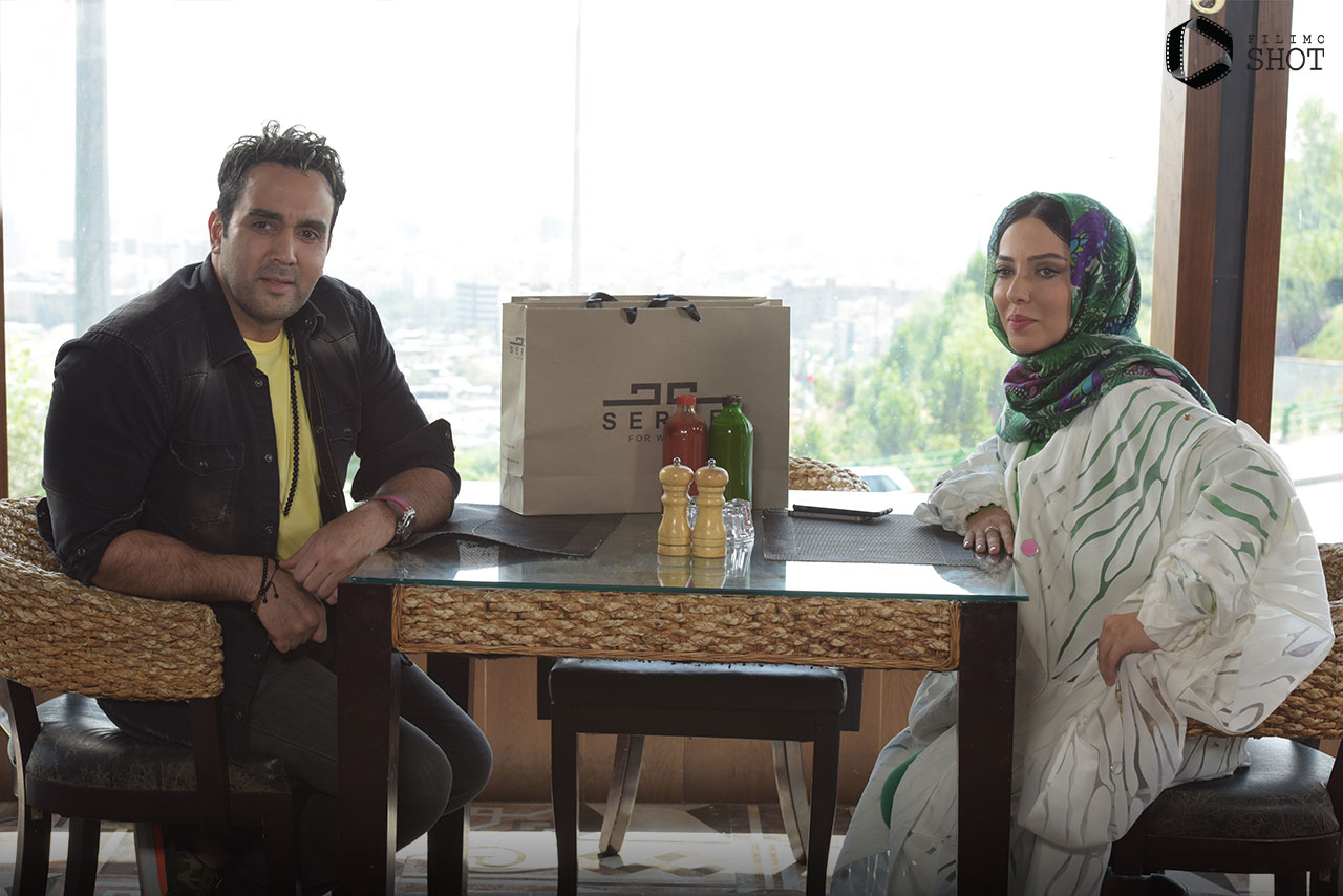 لیلا اوتادی و پوریا پورسرخ در فیلم سلام علیکم حاج آقا 